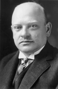 Gustav Stresemann, Freimaurer, Reichsaußenminister, Reichskanzler und Friedensnobelpreisträger; Ehrenmitglied der Loge „Aufwärts zum Licht“.